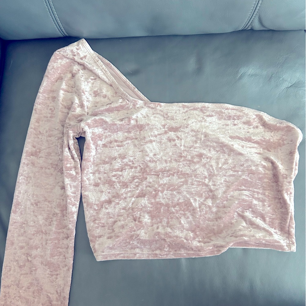 TNA 2-piece Set Aritzia Pink Velour Lounge Set (Top M, Shorts S)